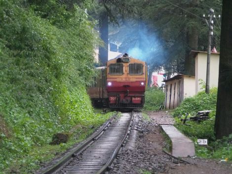 The afternoon train departs Shimla for Kalka